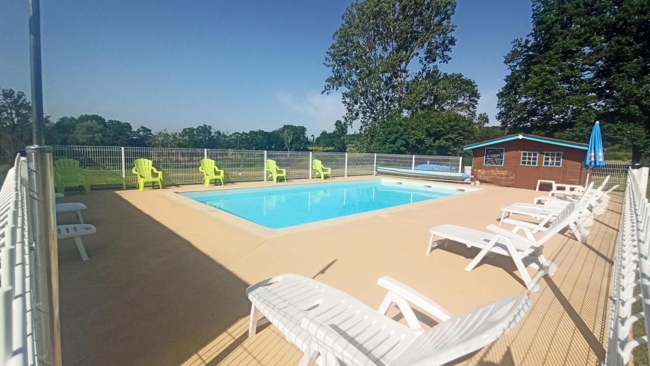 Camping Des Papillons Lalizolle Exterior photo