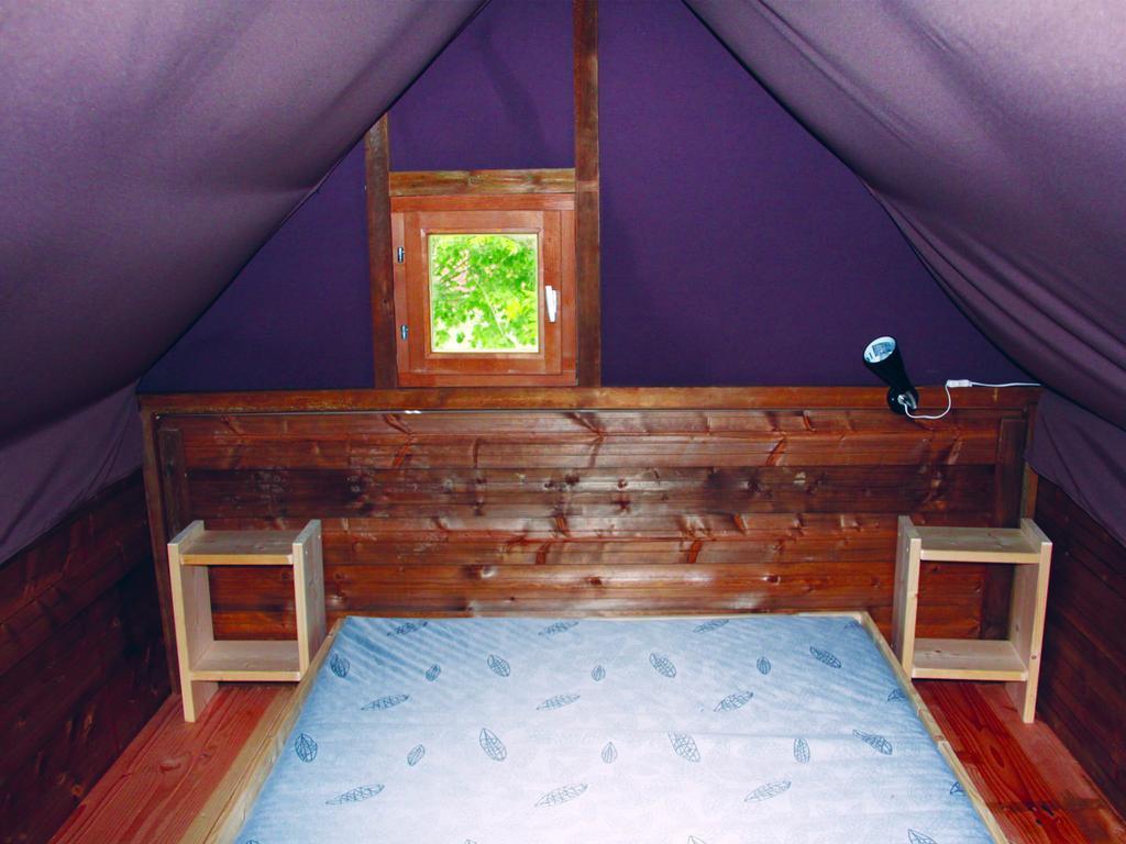 Camping Des Papillons Lalizolle Exterior photo