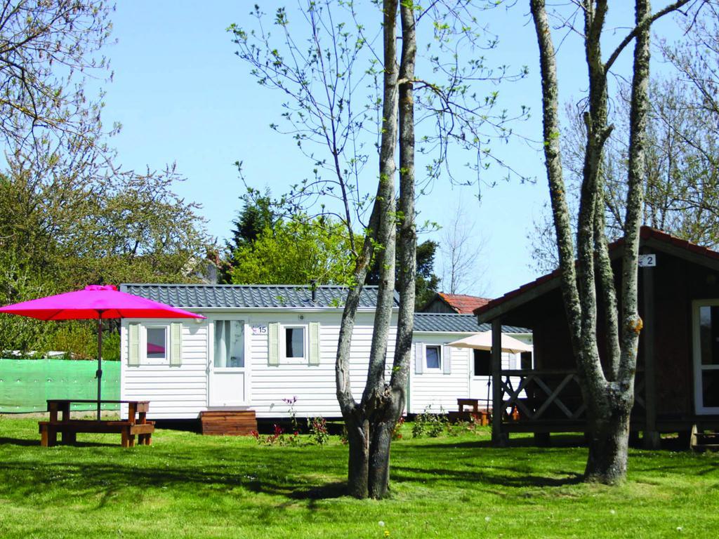 Camping Des Papillons Lalizolle Exterior photo